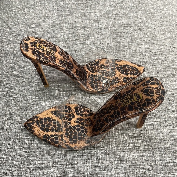 Olivia Jaymes Women's Transparent Leopard Pattern Stiletto Heeled Mule Sandals - Picture 5 of 14